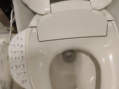-上海虹桥祥源希尔顿酒店