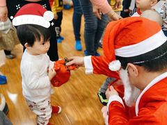 -抱抱熊托育中心(大悦城店)