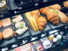 -星巴克臻选(莘庄仲盛店)
