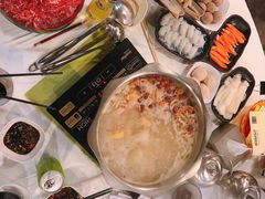 -鲜入围煮花胶鸡海鲜火锅