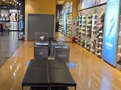 -adidas(滔搏朝阳大悦城店)