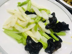 -湖南人家湘菜馆(镇江路店)