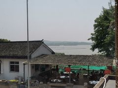 -亮河湾山庄