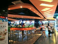 东区美食街-时尚MEGO商业广场(华新地铁店)