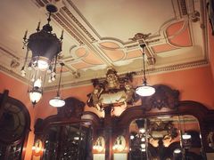 -Majestic Café