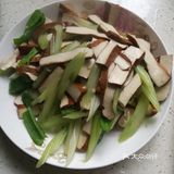 学校周边菜馆必备单品：香干回锅肉16