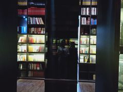 -钟书阁(松江泰晤士小镇店)