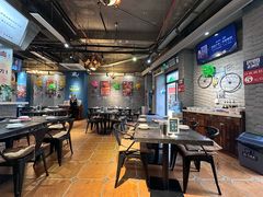 大堂-巴四老城区炭火蛙锅(张江店)