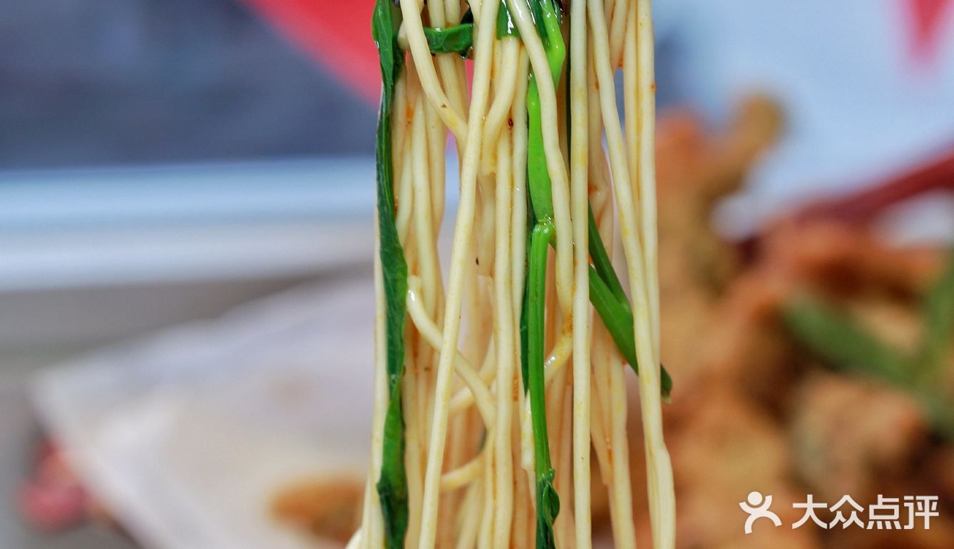 ✨🍜 胖妹面庄：隆福寺广场的美味秘密 🍜✨