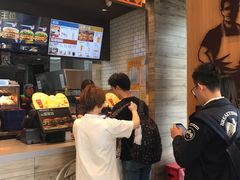 等位区-汉堡王(北京三里屯购物中心)