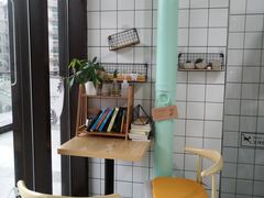 用餐区-蜜蜂小象·榴莲千层蛋糕(时代汇11栋店)