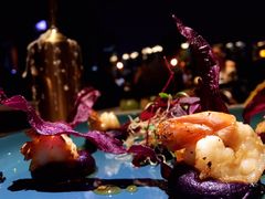 煎虾配紫薯泥薯片及姜味柠檬汁-AZUL by FUEL蓝色·法式酒馆(琶醍店)