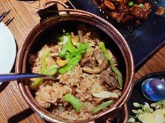 铜锅牛肝菌焖饭-中8楼风尚云南菜(颐堤港店)