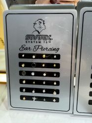 -AI艾耳·专业手工耳洞·穿孔美学馆