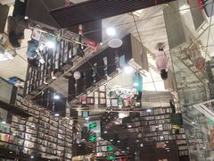 -钟书阁(群光广场店)