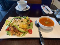 炭烤卡真鸡肉菠萝沙拉-bluefrog蓝蛙(皇庭广场店)