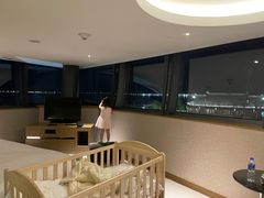 -上海滴水湖皇冠假日酒店