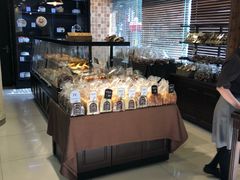 面包甜点陈列柜-红跑车(仙鹤街店)