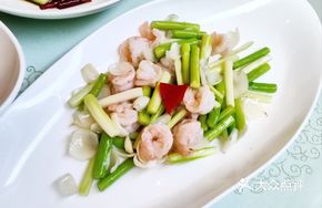 Lily and Fresh Bamboo Shoots Stir-Fried with Shrimp