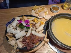-一朵菌·野生菌探索家火锅(南亚店)