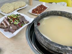 -墨脱石锅椰子鸡•香草鸭•东山羊(大东海店)