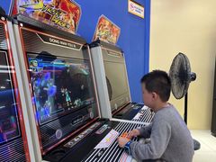 -爱玩嘉年华(龙湖曲江天街店)