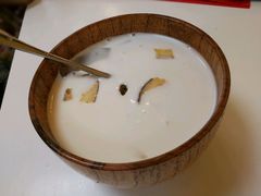 -志龙皇冠吃货椰子铺