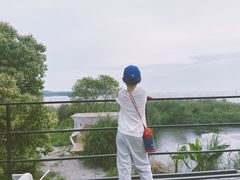 -亮河湾山庄