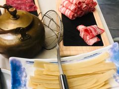 宽粉-菌子鲜汤野生菌锅