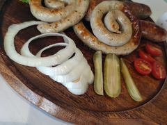 俄式烤肠拼盘-小白桦西餐厅