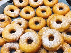 草莓夹心甜甜圈-华荣西饼屋(金禧店)