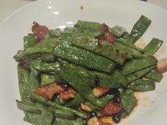 -老周家酱卤猪蹄私房菜(克拉玛依西街店)