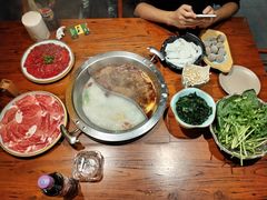 -东巴婆婆云南鱼豆花火锅(大东门店)