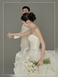 -雪中彩影婚纱摄影·微光艺术中心