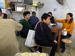 -黄阿姨锅贴大王(万航渡路店)