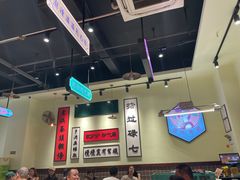 大堂-何妹湿辣牛肉·粤式烧烤砂煲(桂雅路店)