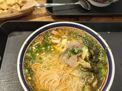 -云阿蛮云南生烫牛肉米线(奉贤路店)