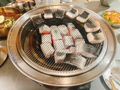 -围炉肉舍•炭烤活鳗•丹东海鲜烤肉(步行街店)