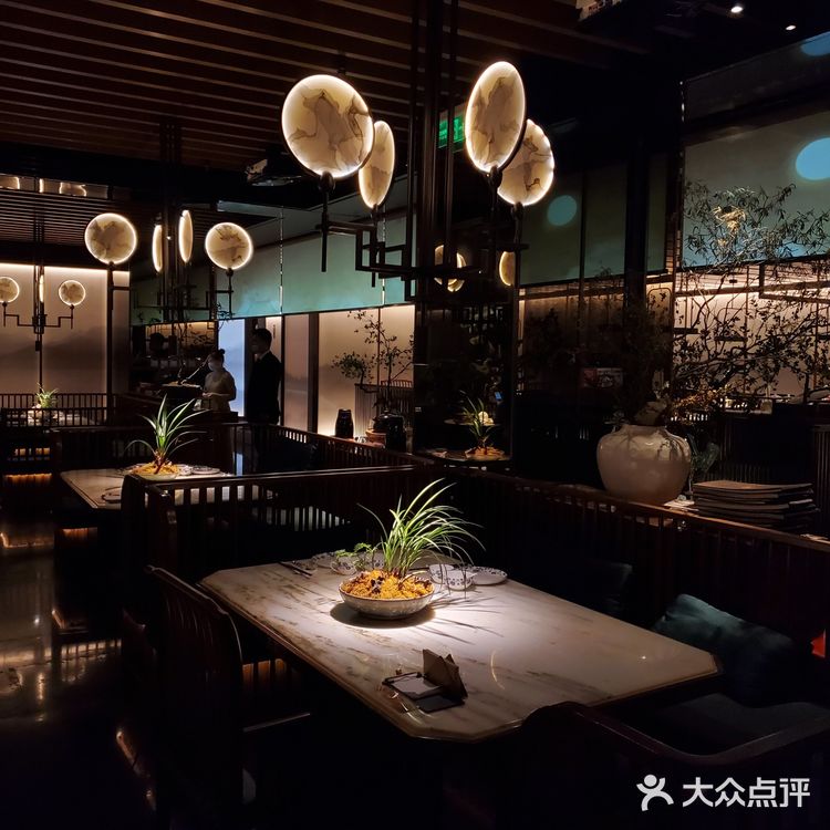 这家店吃起来也没看起来那么贵嘛~好吃!大力推荐!