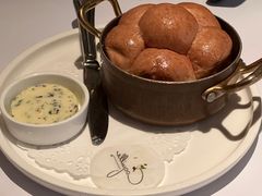 餐前面包黄油-壳里西餐厅Coquille Seafood Bistro(蒙自路店)