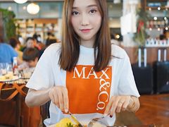 -ROAST coffee & eatery