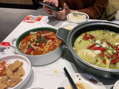 -渝是乎酸菜鱼·川渝小炒(新世界百货望京店)