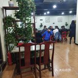 同时还有小吃，米酒汤圆、鸡蛋汤之类的，品种挺全的