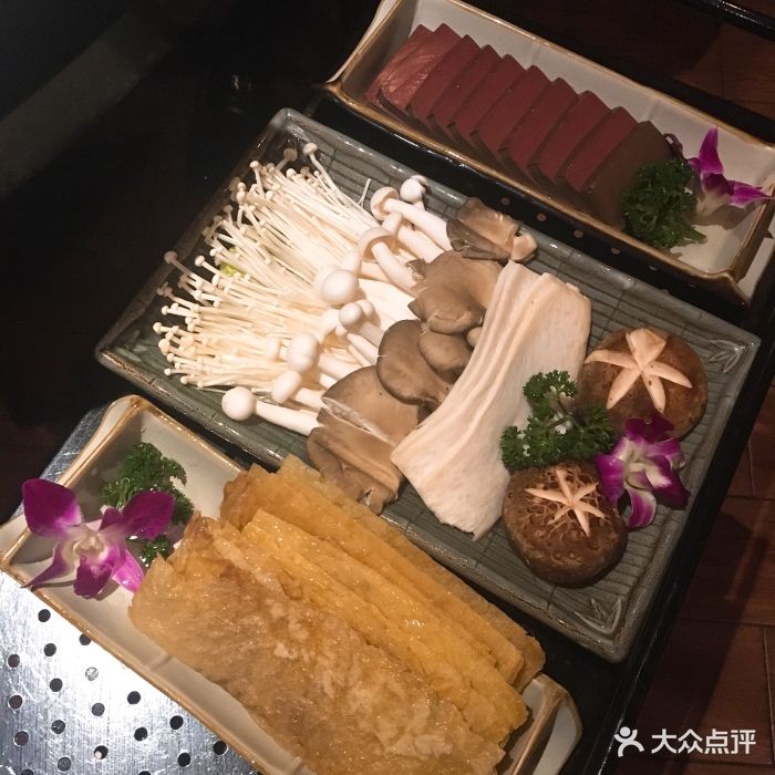 锅太泰泰式火锅餐厅菌菇拼盘图片 