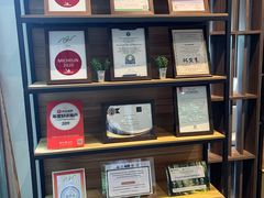 -Chom Cafe and Restaurant