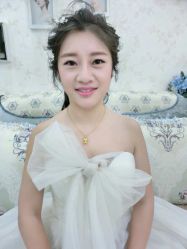 -红馆妆造(中央大街店)