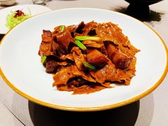 歙县笋煨黑毛猪肉-山里亲戚(淞虹路店)
