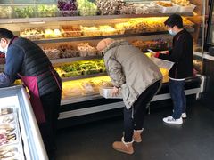 自助取餐区-万记麻辣烫国展总店