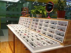 -MiRi眼镜连锁·蔡司·尼康控优点合作店(莘庄店)