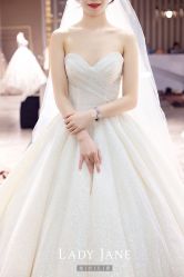 -Lady  Jane高端婚纱礼服馆